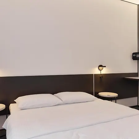 Atmosfera Hotel *